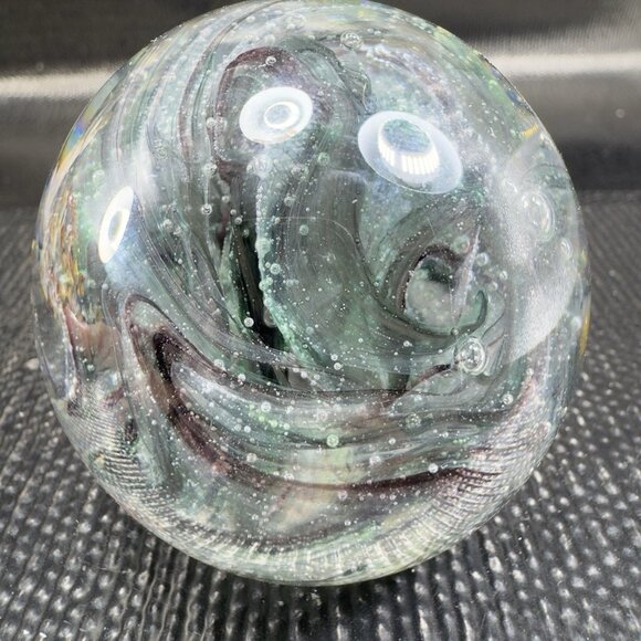 VTG Dynasty Gallery Around The World Round Glass Paperweight Green Black Swirls - Picture 9 of 10